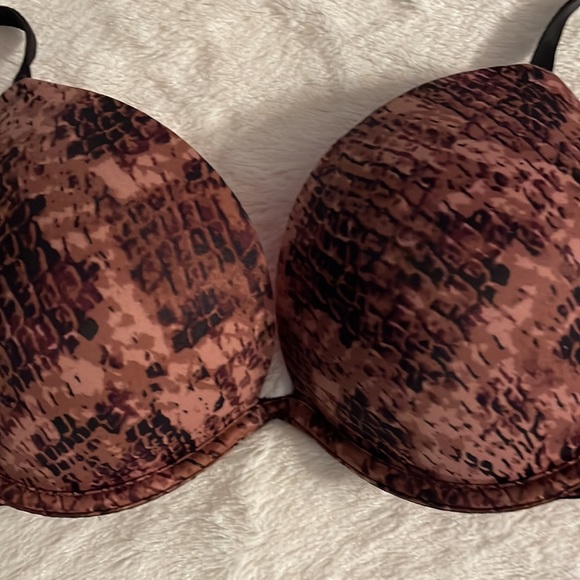 VS Pink Bra - Picture 6 of 9